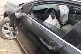 国产汽车侧撞事故视频,安全驾驶不容忽视  第1张